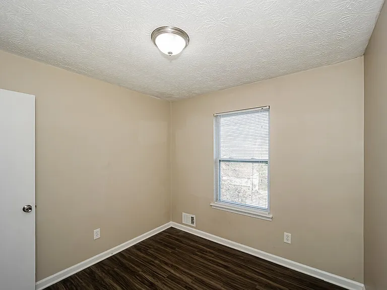 6985 Smoke Ridge Dr — Photo 12