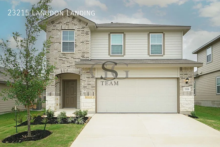 Move-In Ready 4BR in Langdon — Photo 3