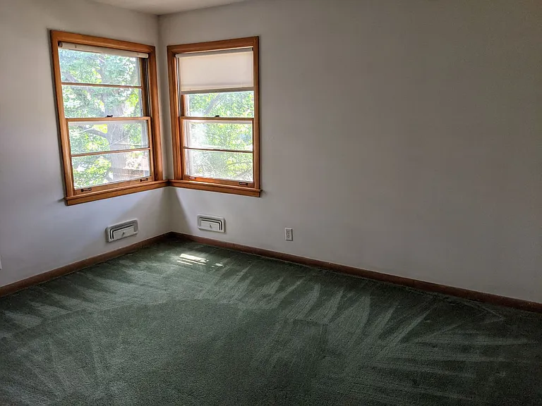436 Russell Rd — Photo 11