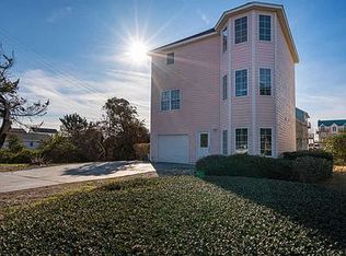 216 Cedar Ln, Atlantic Beach, NC 28512