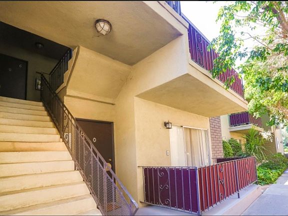 2nd image of 120 E Live Oak St #G