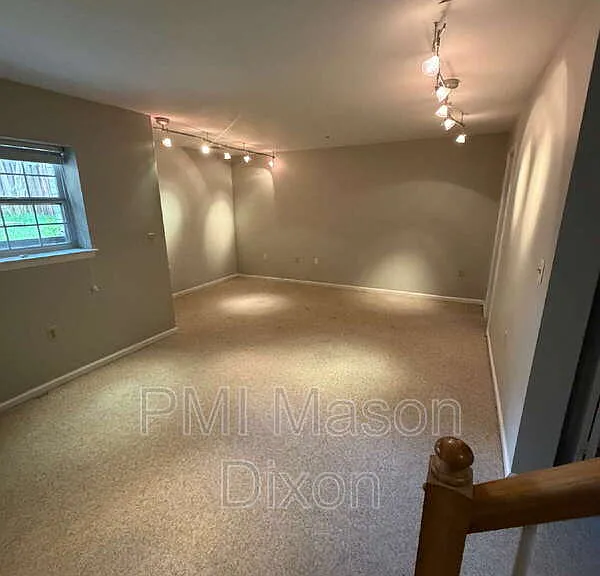 2404 Sandwich Ct — Photo 19