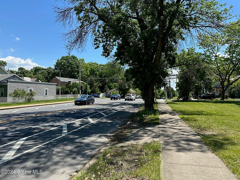 4th image of 147 South Street