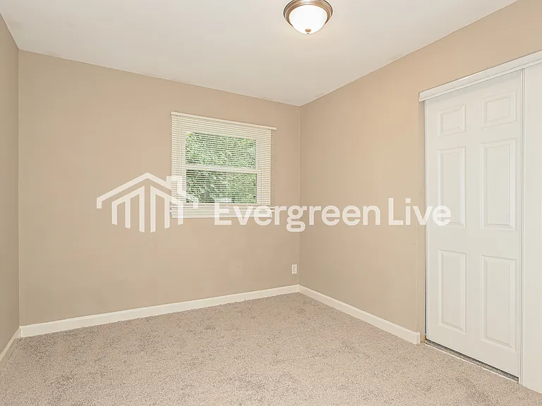 2210 Wallis Ave — Photo 13