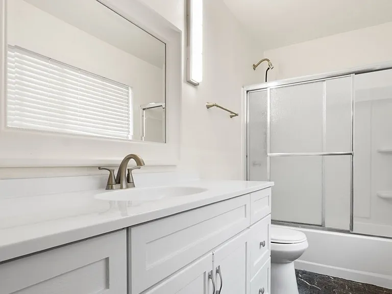 420 Riverdale Dr #11 — Photo 5