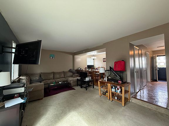 2nd image of 2811 Wellesley Ct