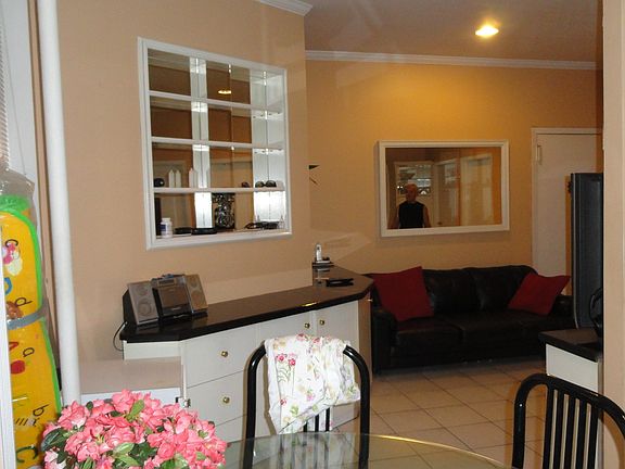 5th image of 353 E 82nd St APT 3