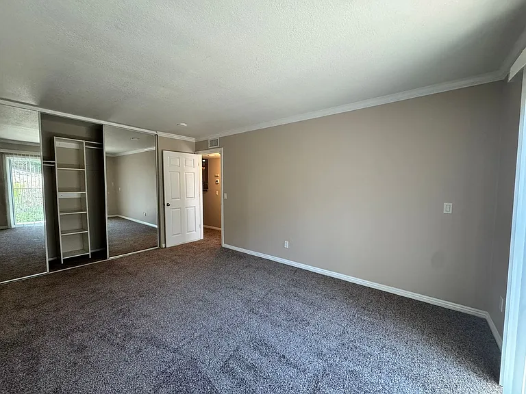 2616 Alpine Blvd #20 — Photo 11
