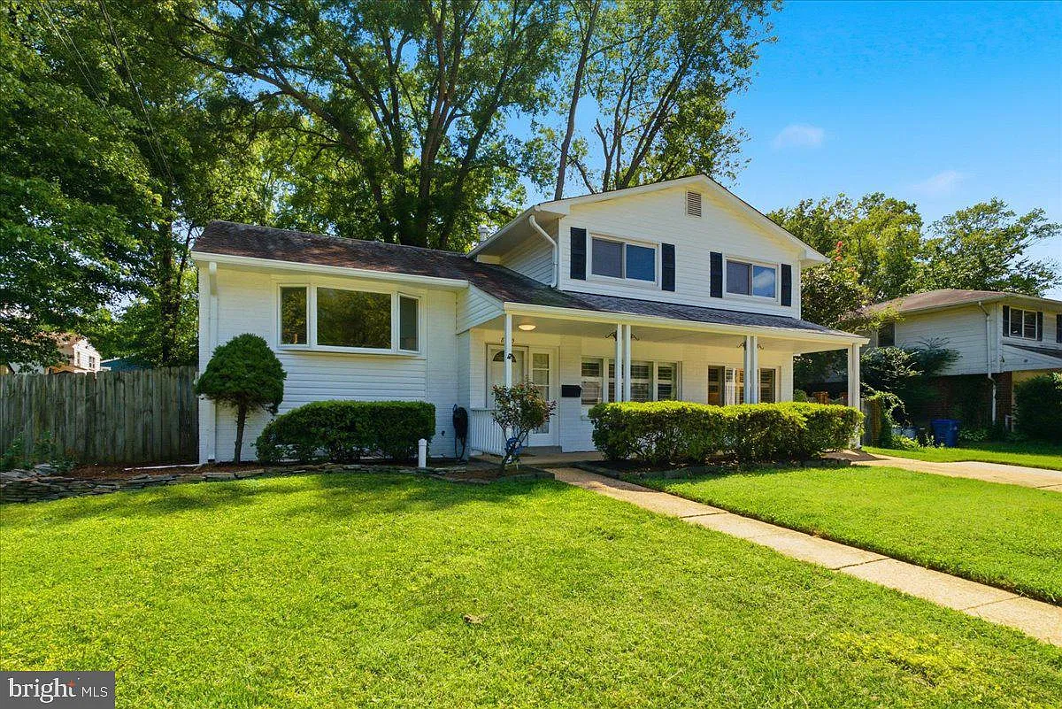 4 bed, 4.0 bath, 1840 sqft, $3,750 — Photo 3