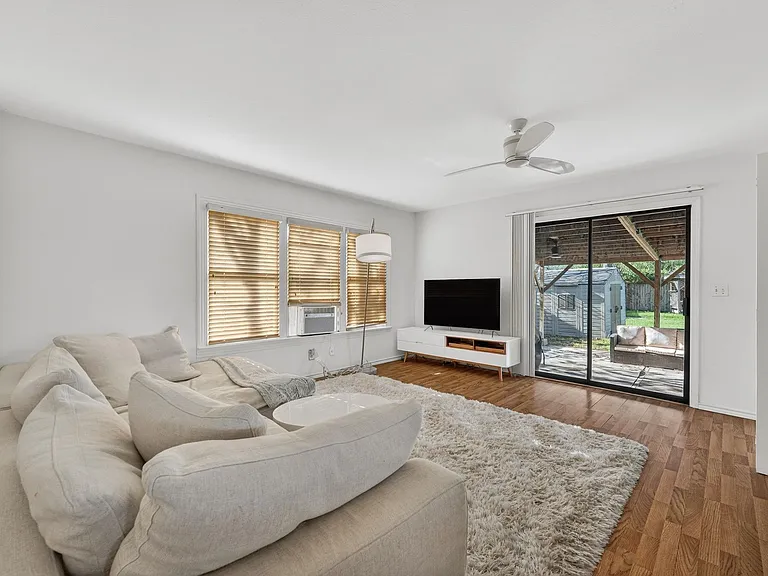 609 Fletcher St — Photo 17