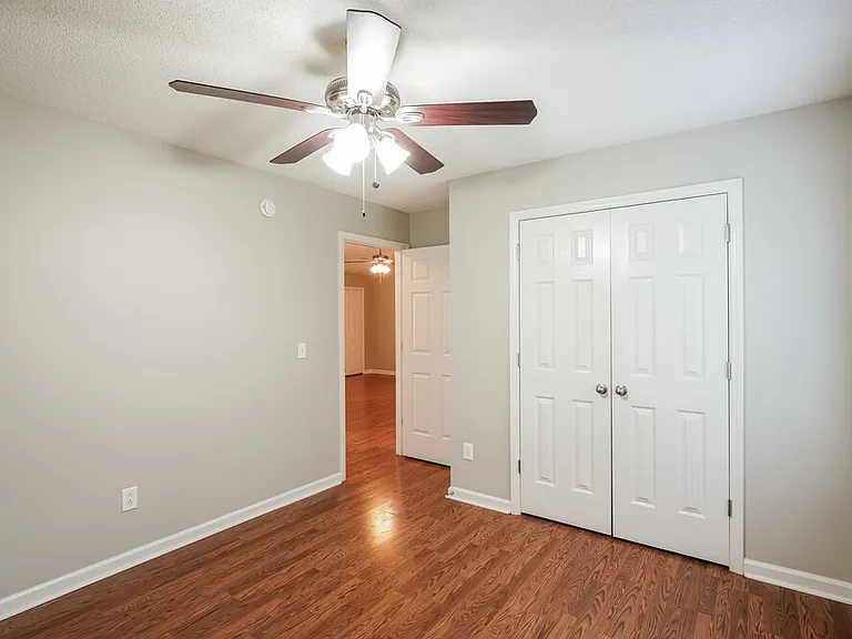 2826 Henderson Ln — Photo 14