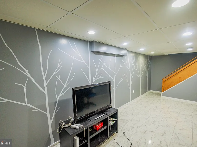 300 Macclelland Ave — Photo 34