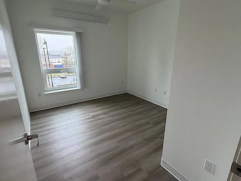Dolores Apartments — Photo 14