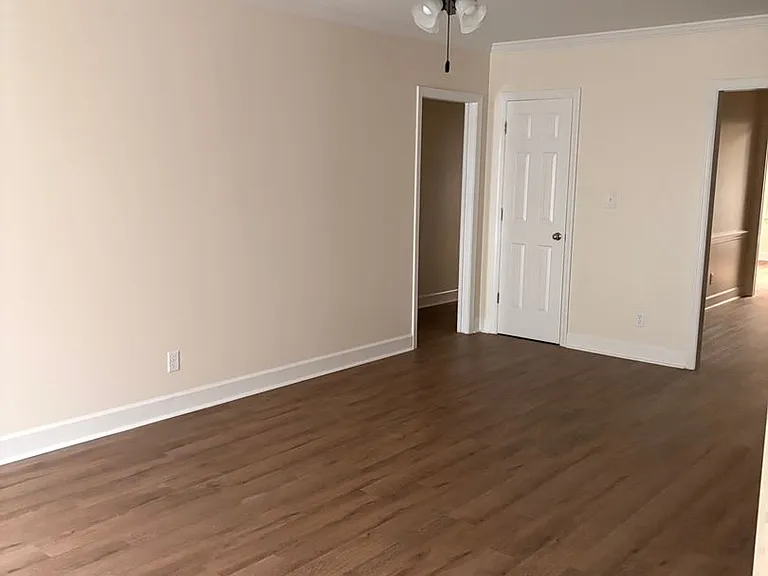 2819B Falcon Ln — Photo 2