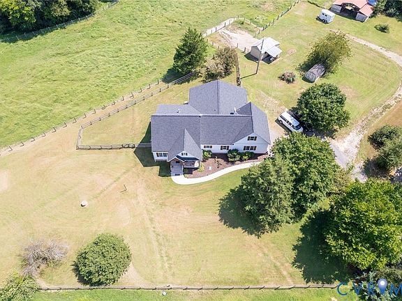 2nd image of 6749 Military Rd