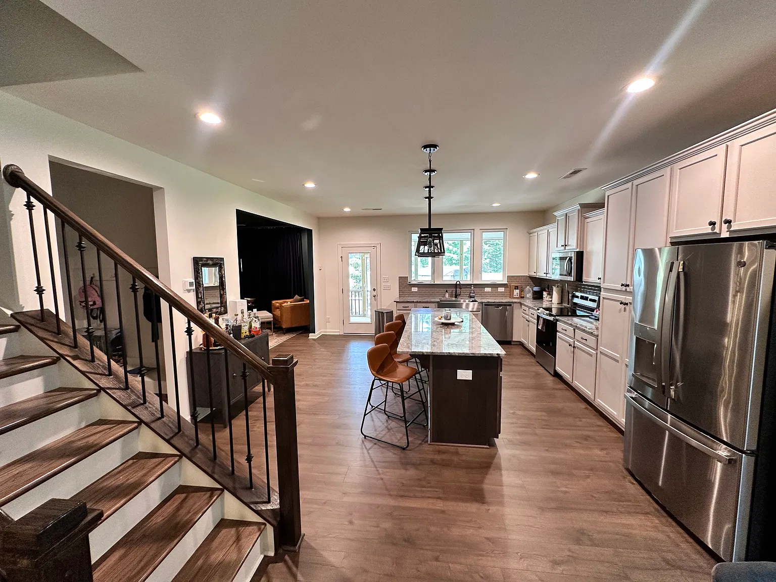 4 bed, 2551 sqft, $2,795 — Photo 4