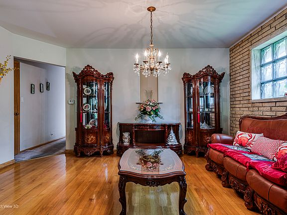 2nd image of 5831 N Lacey Ave