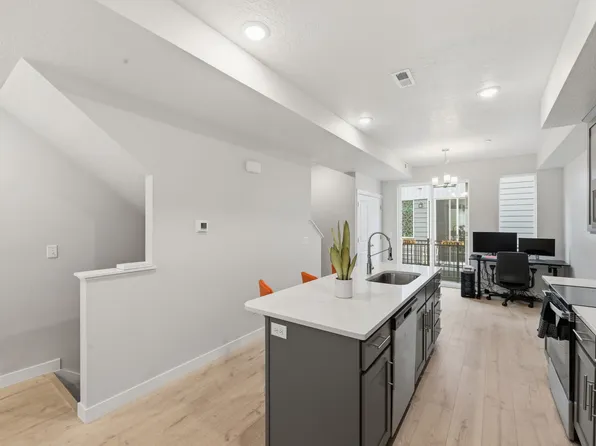 1146 S Redwood Rd #H802, Salt Lake City, UT 84104