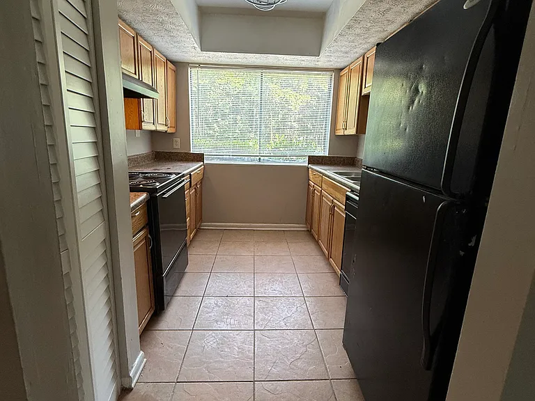904 Pine Oak Trl — Photo 24