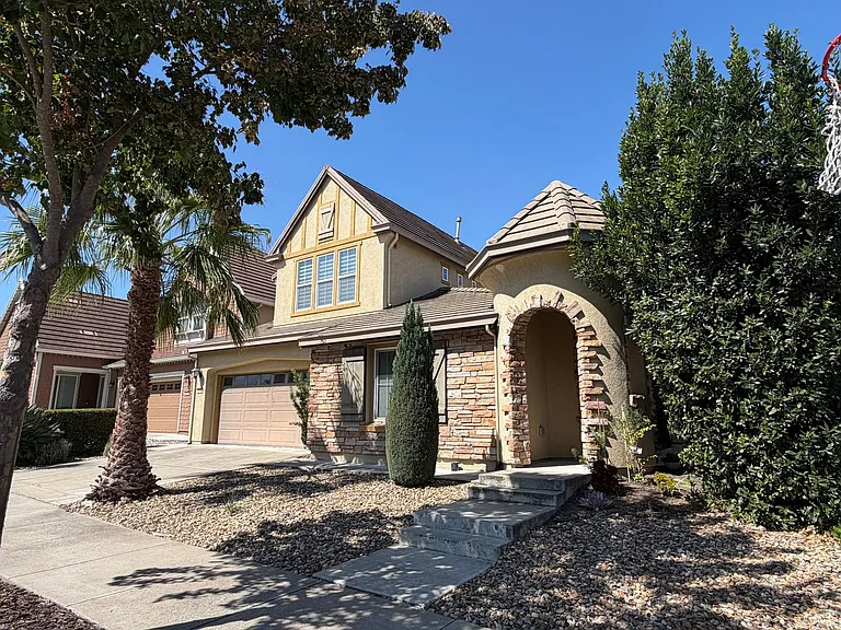6238 Murdock Way — Photo 1