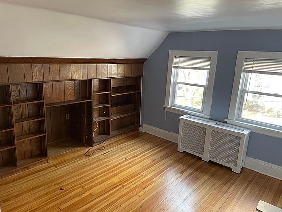 3rd image of 15 Richards St Floor 2
