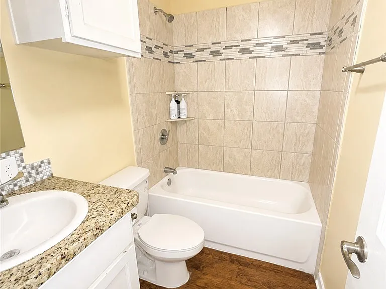 214 Patricia St #B — Photo 4