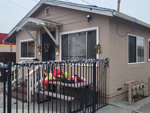 5th image of 618 Toyne St