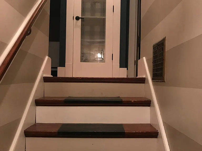 2608 Leclaire St #UPSTAIRS — Photo 4