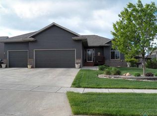 7513 W Loganberry St, Sioux Falls, SD 57106