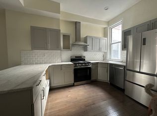 618 S 2nd St #2F, Philadelphia, PA 19147