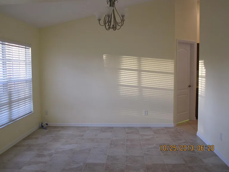 4509 SW 20th Pl — Photo 9