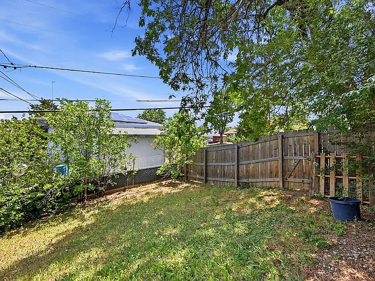 6610 Depew Ct — Photo 32