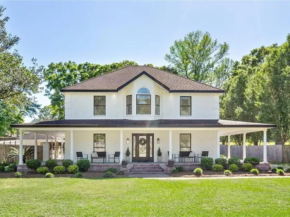 9467 Lake Woods Ct, Semmes, AL 36575