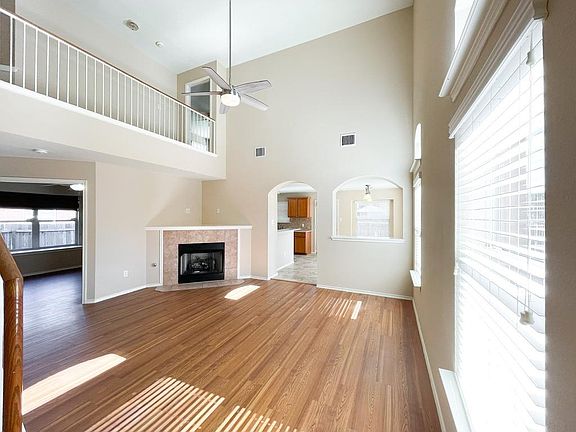3rd image of 15405 Ora Ln