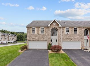 1136 Arrowhead Dr, Washington, PA 15301