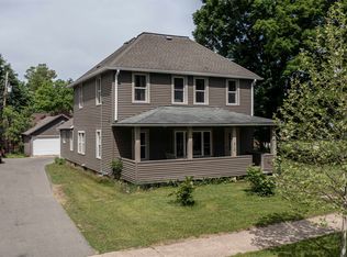 510 S Division St, Waupaca, WI 54981