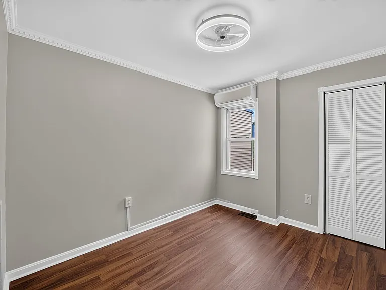 1004 Girard St NW — Photo 12