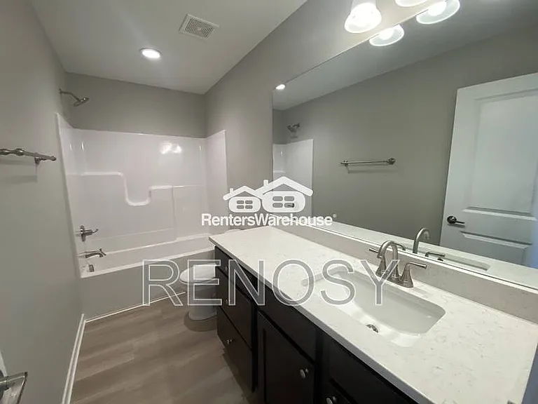 7000 Lake Ridge Ave #13 — Photo 10