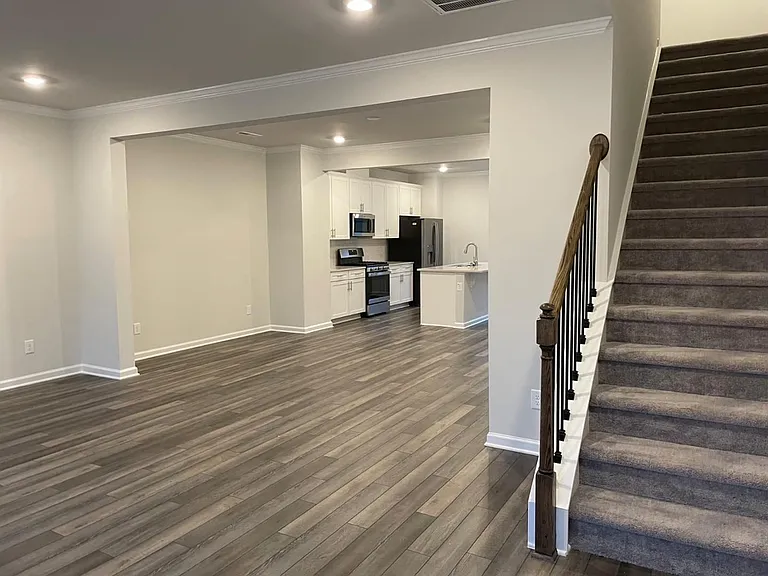 6417 Mentor Pl — Photo 10