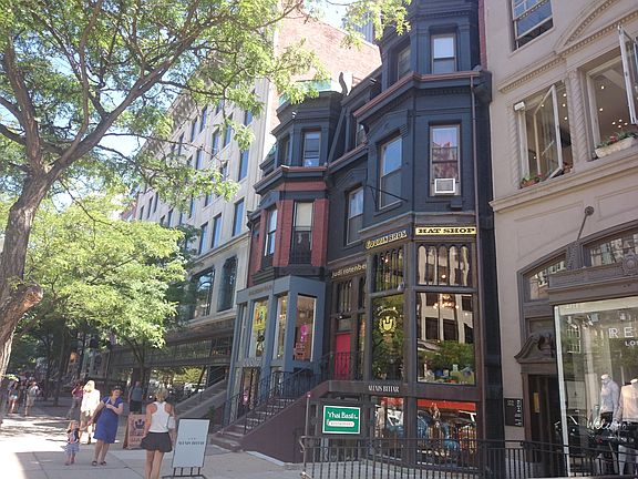 2nd image of 130 Newbury St #1