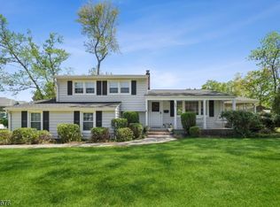 328 Timberline Rd, Mountainside, NJ 07092