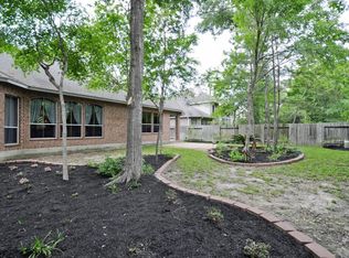 135 S Bluff Creek Cir, The Woodlands, TX 77382
