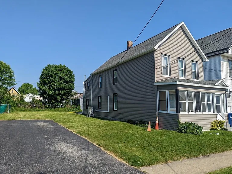 28 Sidway St #A — Photo 9