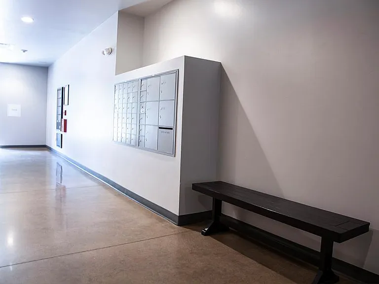 College 830 — Photo 9