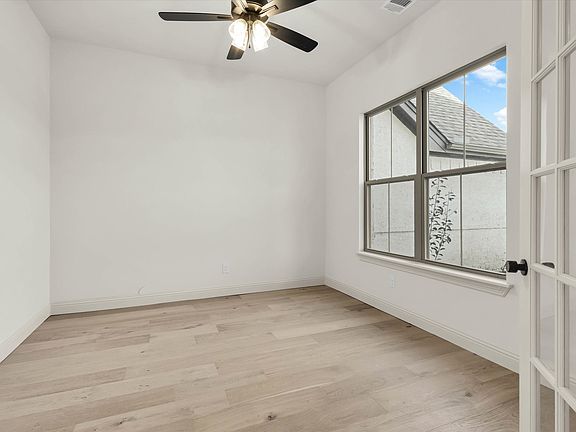 3rd image of 1013 Silver Sage