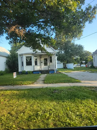 2805 Marshall Ave Photo 1