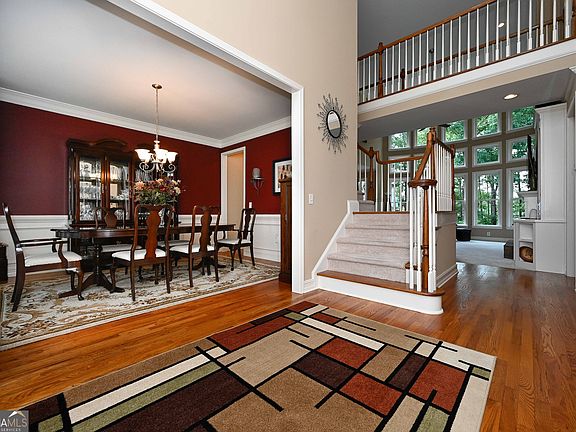 5th image of 9847 Forest Hill Dr