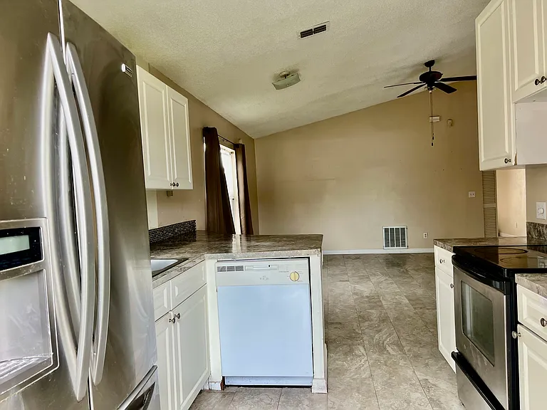 7833 Chediston Cir — Photo 6