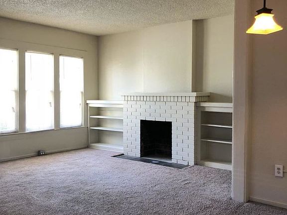 3rd image of 1137 N Glenn Ave