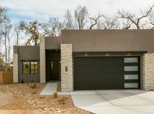 2716 Puerta Del Bosque Ln NW, Albuquerque, NM 87104
